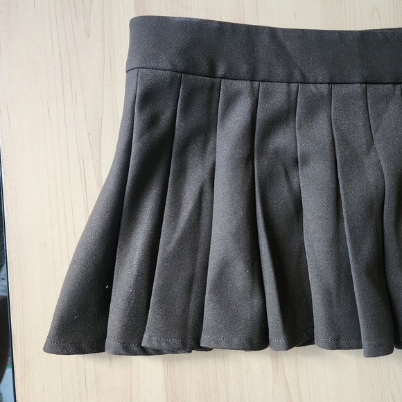 With Jean Jade Y2K Dark Brown Pleated Mini Skirt Size XS - Picture 9 of 13